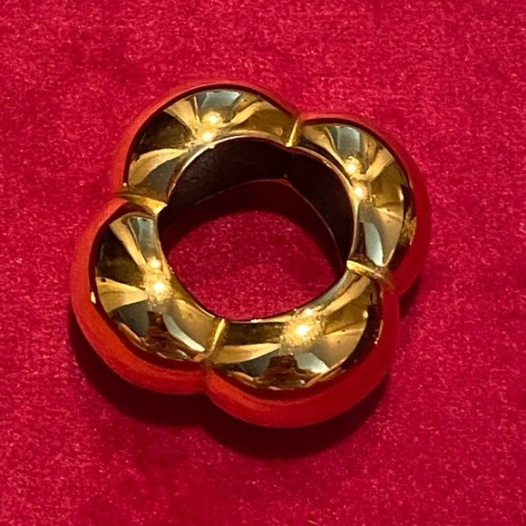 18k Gold Plated Statement Ring - Picture 2 of 2